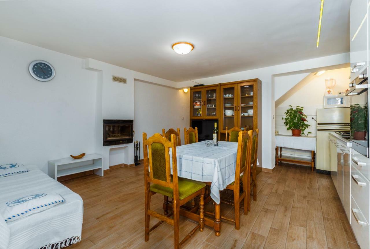 브르사르 Casa Sofia 아파트 외부 사진