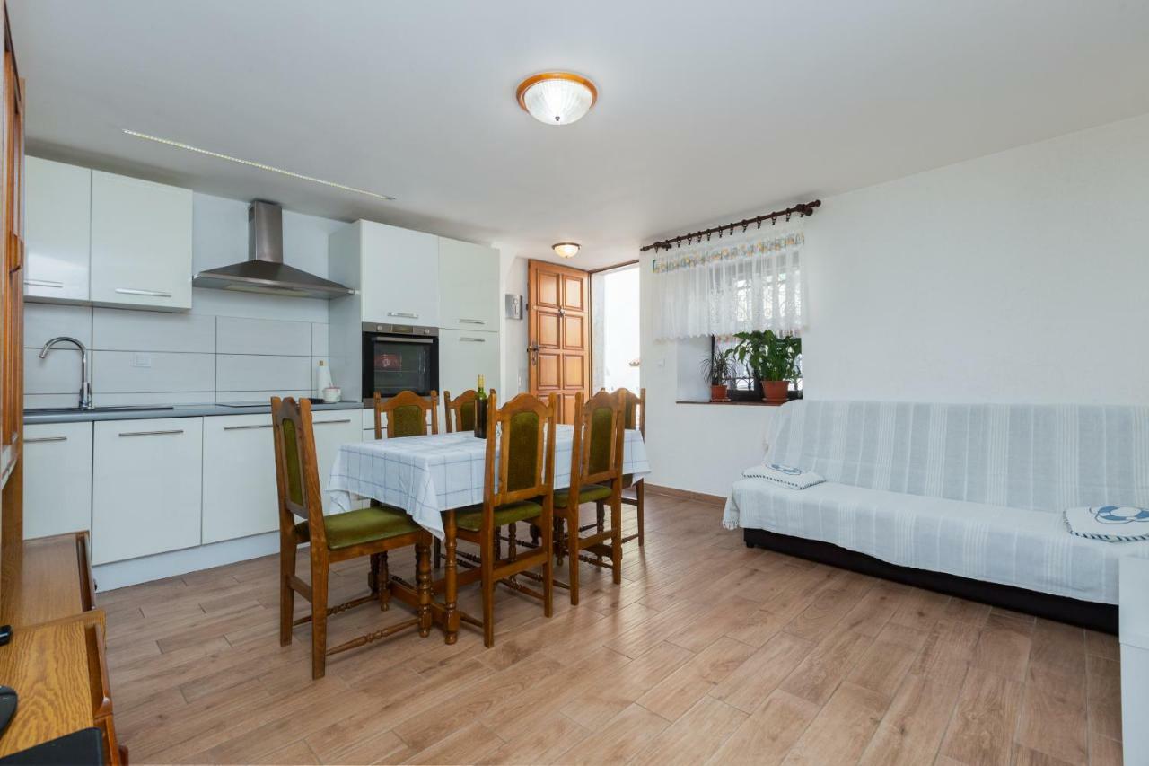 브르사르 Casa Sofia 아파트 외부 사진